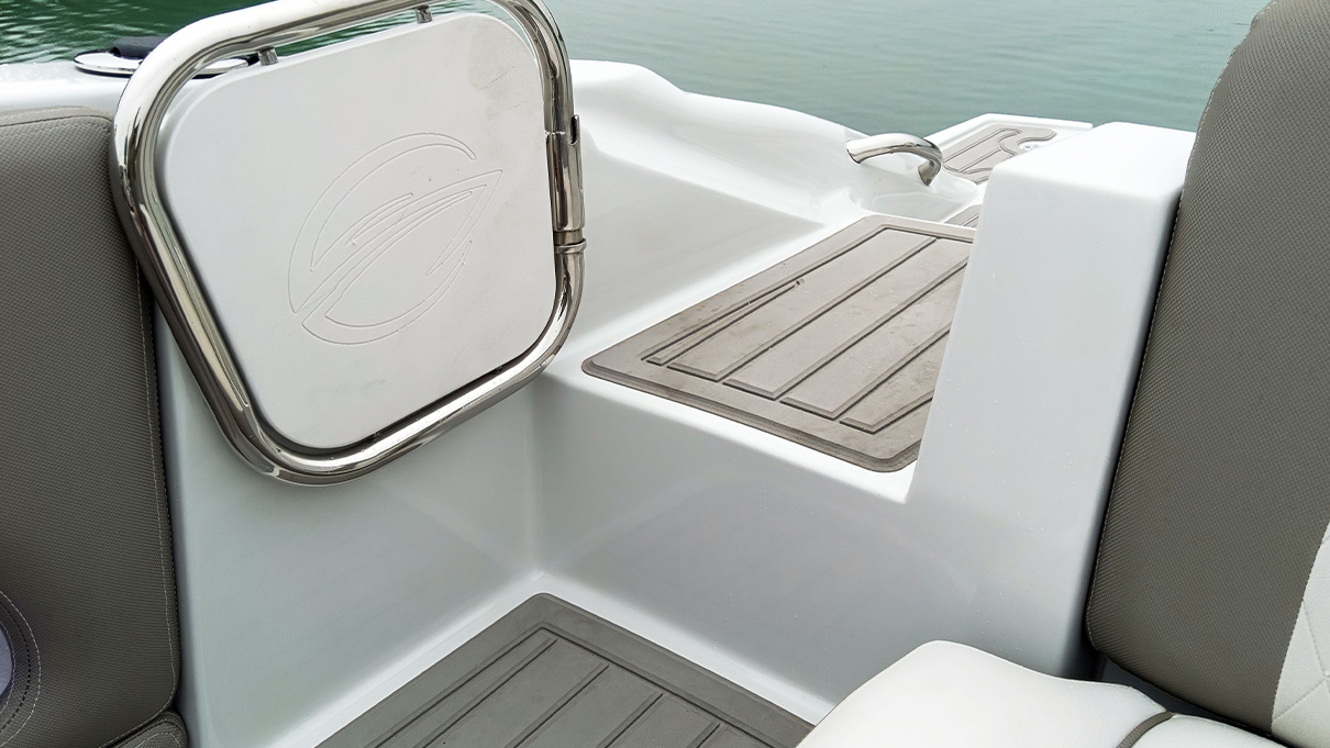 eurocity-marine-crownline-e-205-XS-1